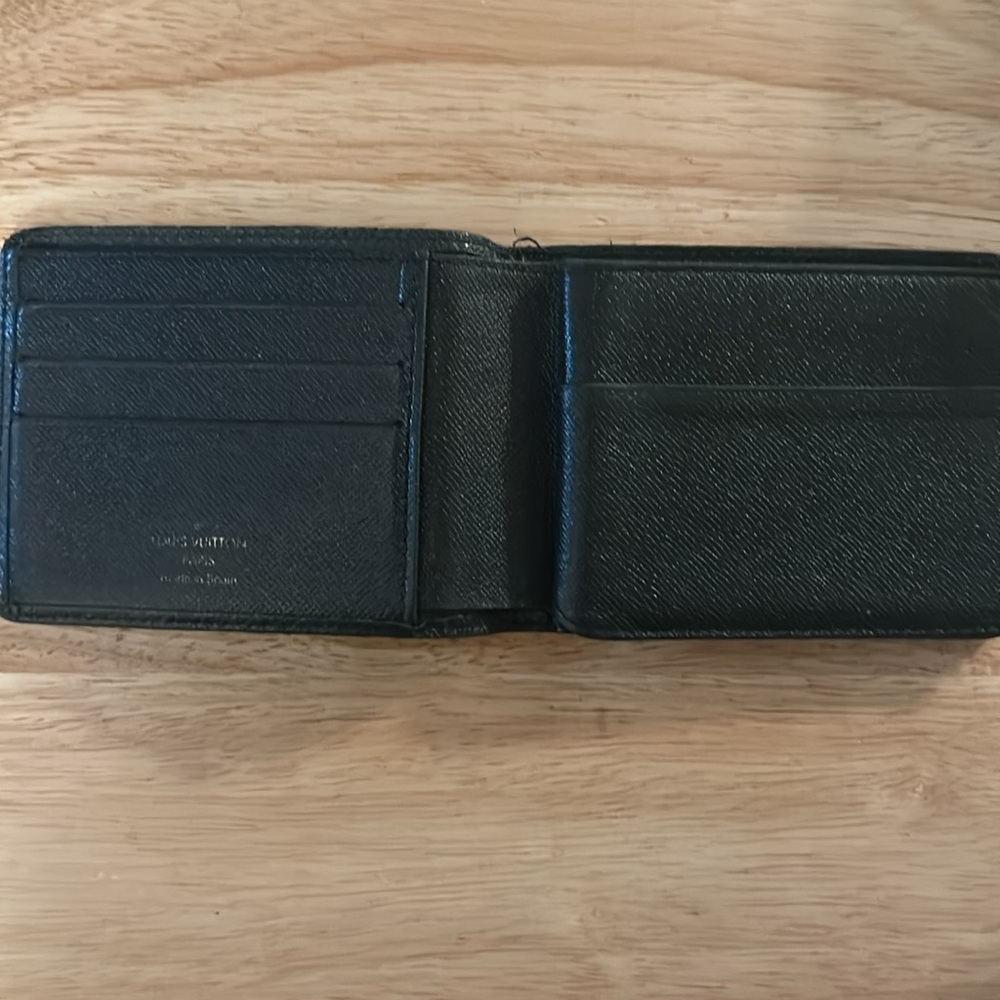 Louis Vuitton Taiga Men's Billfold Wallet Green - Picture 4 of 12